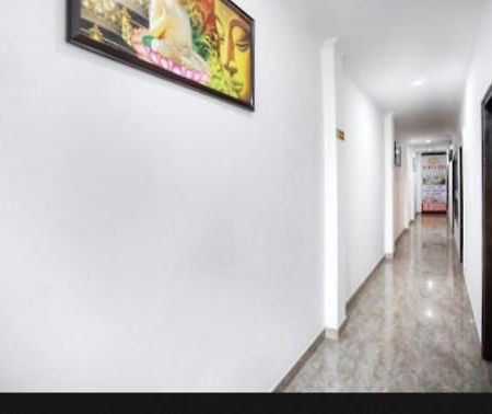 Hotel Surya Inn New Delhi Bagian luar foto